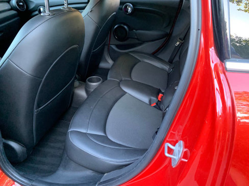 Used 2015 MINI Cooper 4-Door Hardtop image 16