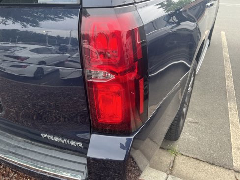 Used 2019 Chevrolet Suburban Premier image 21