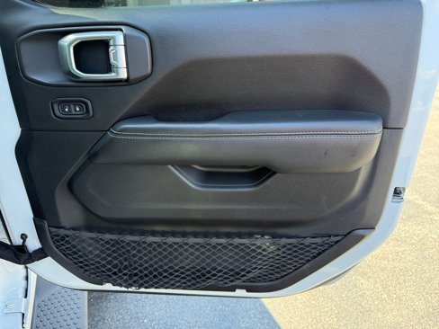 Used 2019 Jeep Wrangler Unlimited Sahara image 19