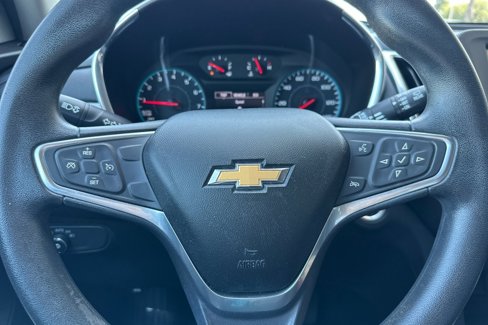 Used 2018 Chevrolet Equinox LT image 16
