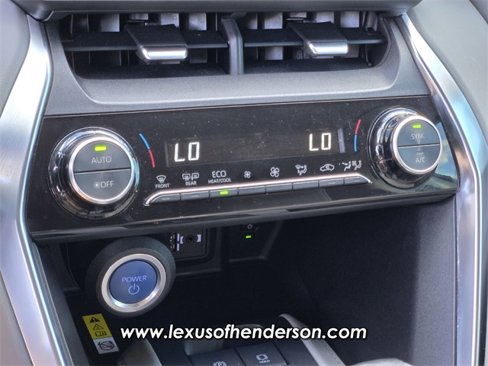 Used 2022 Toyota Venza LE image 25