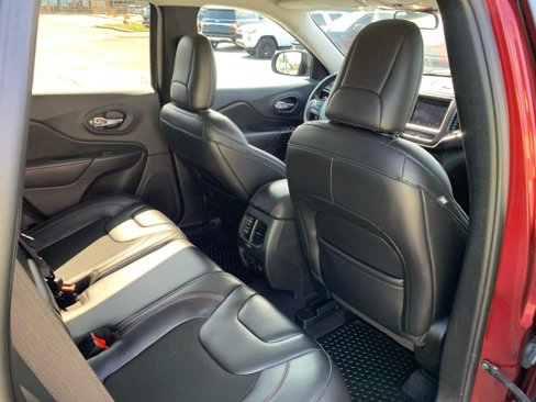 Used 2020 Jeep Cherokee Trailhawk image 15