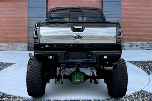 Used 2016 Ford F250 Platinum w/ FX4 Off-Road Package image 4