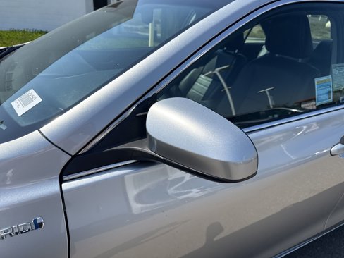 Used 2016 Toyota Camry LE image 10