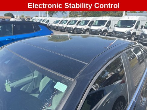 Used 2024 Volkswagen Jetta SE w/ Panoramic Sunroof Package image 10