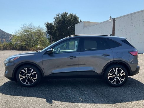 Certified 2022 Ford Escape SE w/ SE Sport Appearance Package image 3