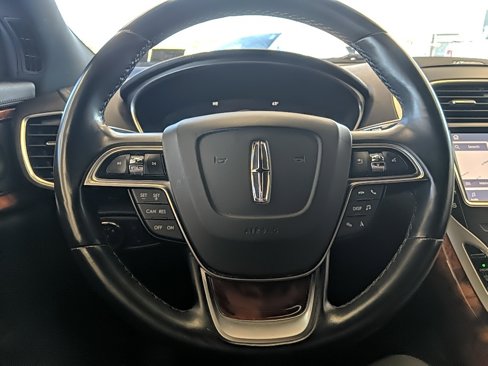 Used 2020 Lincoln Nautilus Reserve image 14
