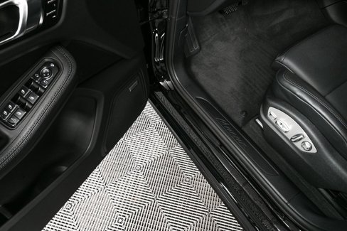 Used 2025 Porsche Macan image 7