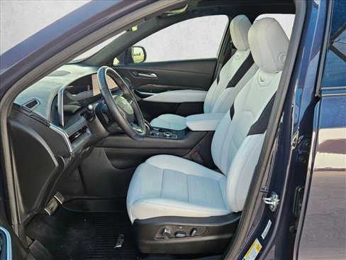 Certified 2025 Cadillac XT4 Sport image 17
