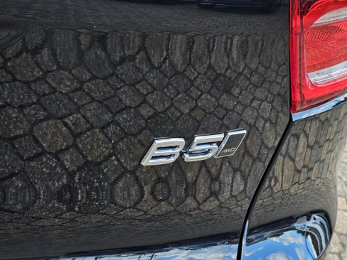 New 2025 Volvo XC40 B5 Ultra w/ Climate Package image 9