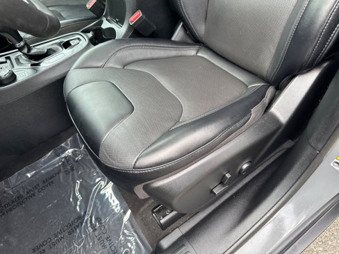 Used 2022 Jeep Cherokee Limited image 16