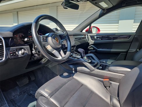 Used 2021 Porsche Cayenne Coupe image 4