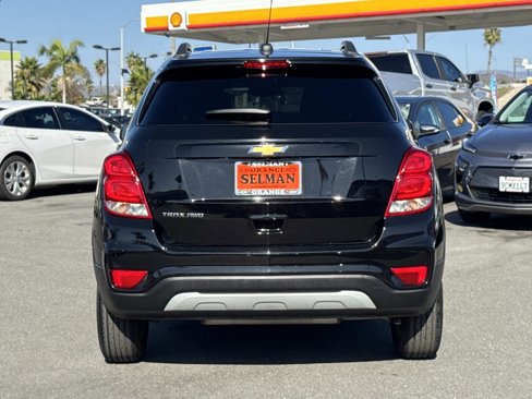 Used 2022 Chevrolet Trax LT w/ LT Convenience Package image 6