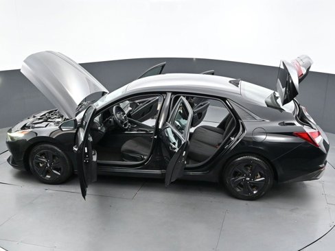 Used 2021 Hyundai Elantra SEL image 33