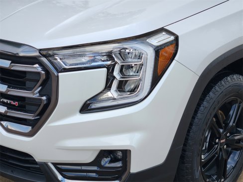 Used 2022 GMC Terrain AT4 w/ Infotainment Package II image 8
