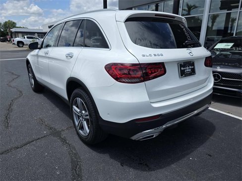 Certified 2022 Mercedes-Benz GLC 300 4MATIC w/ Driver Assistance Package image 8