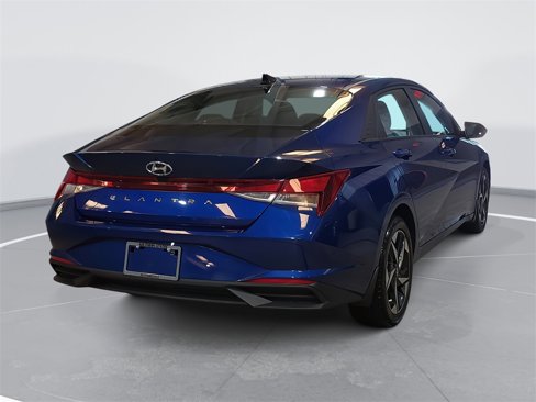 Certified 2023 Hyundai Elantra SEL w/ Convenience Package image 5
