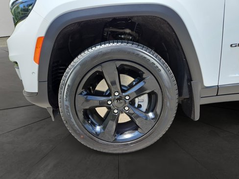 New 2025 Jeep Grand Cherokee L Limited w/ Luxury Tech Group II image 14