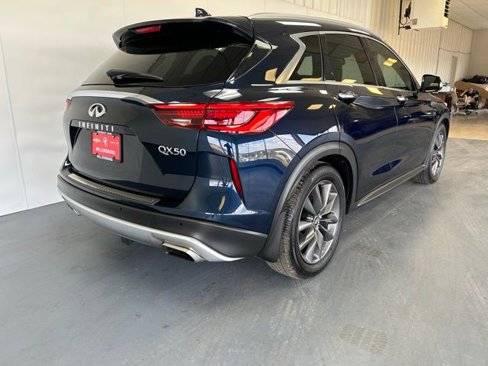 Used 2019 INFINITI QX50 Essential w/ Premium Heat Package image 3
