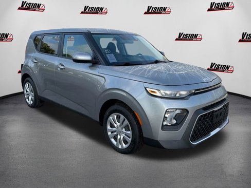Used 2022 Kia Soul LX image 3
