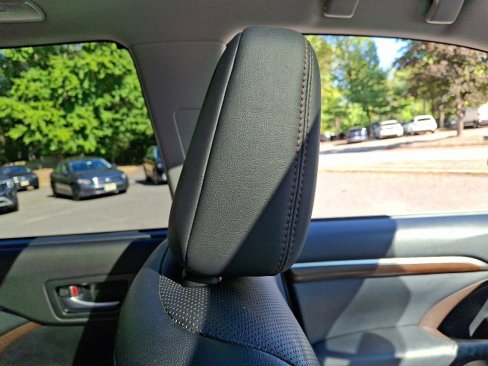 Used 2014 Toyota Highlander Limited image 13