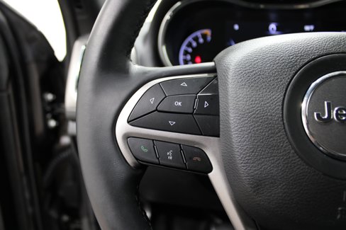 Used 2019 Jeep Grand Cherokee Laredo image 10