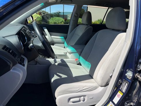Used 2013 Toyota Highlander Plus image 10