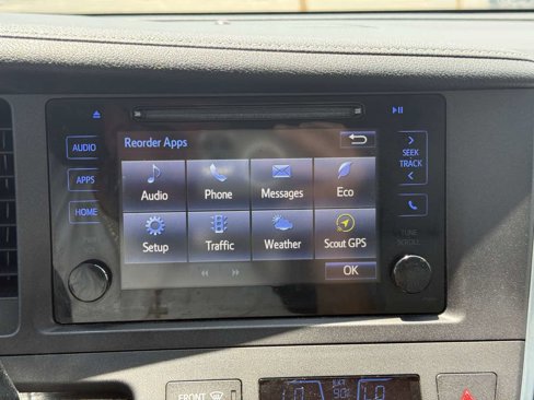 Used 2017 Toyota Sienna XLE image 38