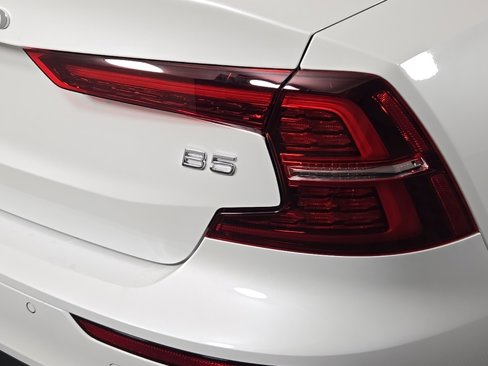 Certified 2025 Volvo S60 B5 Core image 8