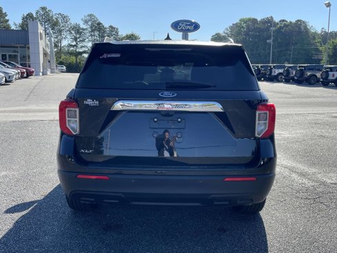 Used 2023 Ford Explorer XLT image 28