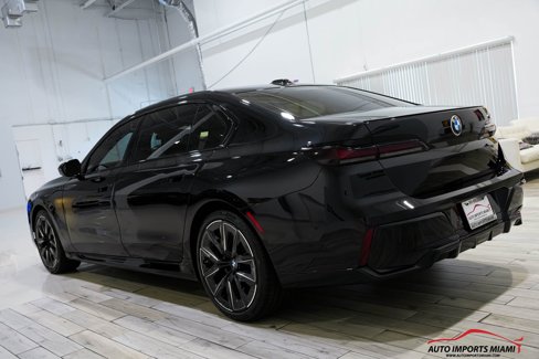 Used 2024 BMW 740i image 18