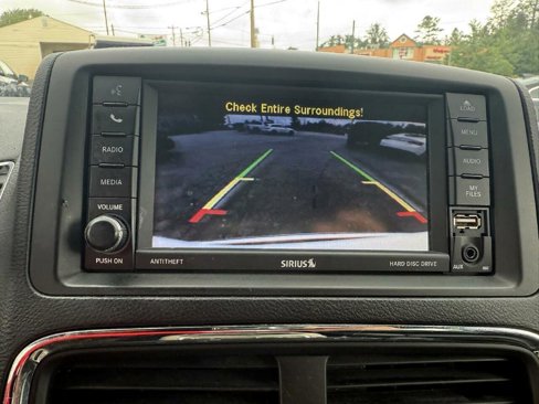 Used 2017 Dodge Grand Caravan SXT image 18