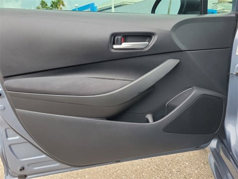 Used 2020 Toyota Corolla LE image 19