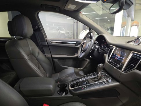 Used 2017 Porsche Macan image 10