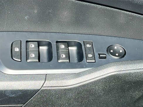 Used 2023 Kia Sportage LX image 17