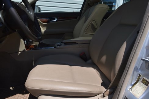 Used 2011 Mercedes-Benz C 300 4MATIC Sedan image 12