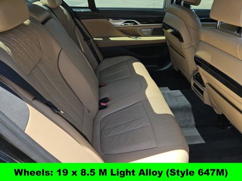 Used 2016 BMW 740i image 30