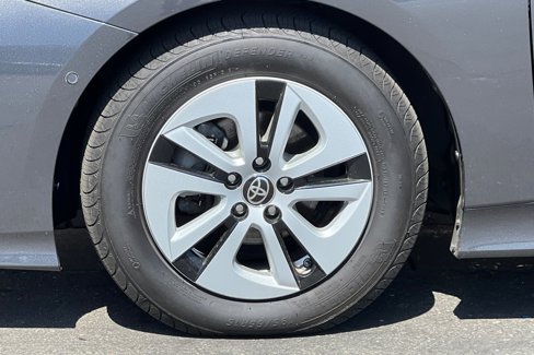 Used 2018 Toyota Prius image 27