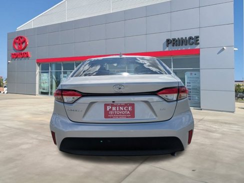 New 2026 Toyota Corolla LE image 5