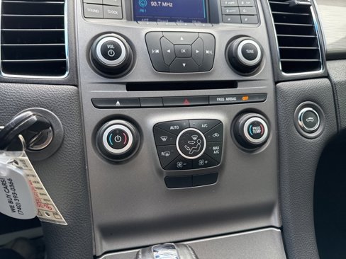 Used 2015 Ford Taurus SEL image 21