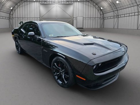 Used 2018 Dodge Challenger SXT w/ Blacktop Package image 1