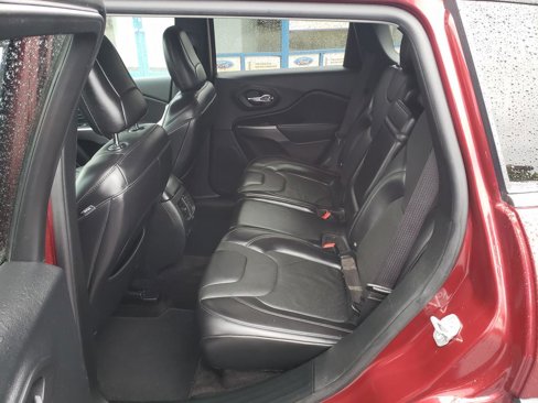 Used 2019 Jeep Cherokee Limited image 14