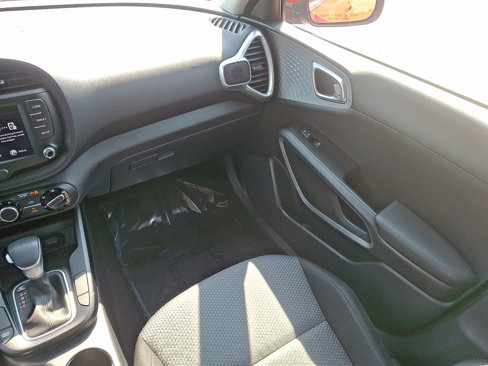 Used 2022 Kia Soul LX w/ Technology Package image 16