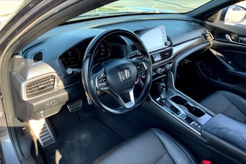 Used 2018 Honda Accord Sport image 15