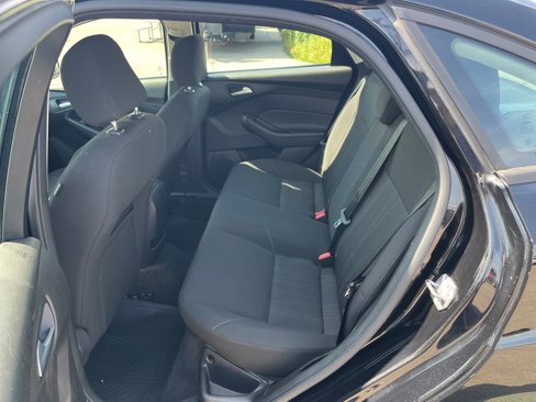 Used 2016 Ford Focus SE w/ SE Power Seat Package image 14