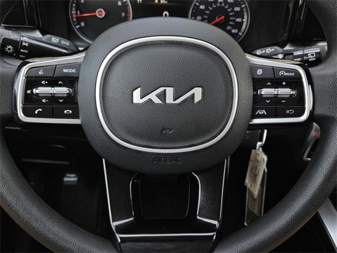 Used 2022 Kia Sorento LX image 27