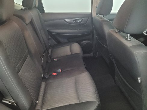 Used 2017 Nissan Rogue SV image 19