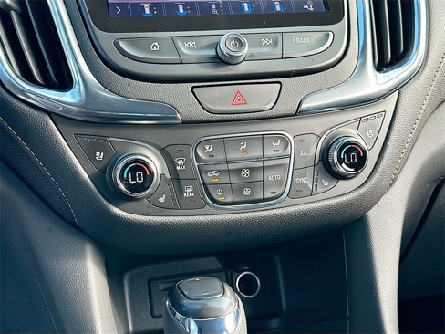 Used 2020 Chevrolet Equinox Premier image 16