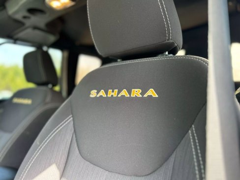 Used 2015 Jeep Wrangler Unlimited Sahara w/ Connectivity Group image 35