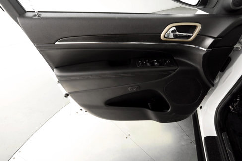 Used 2014 Jeep Grand Cherokee Limited w/ Trailer Tow Group IV image 9